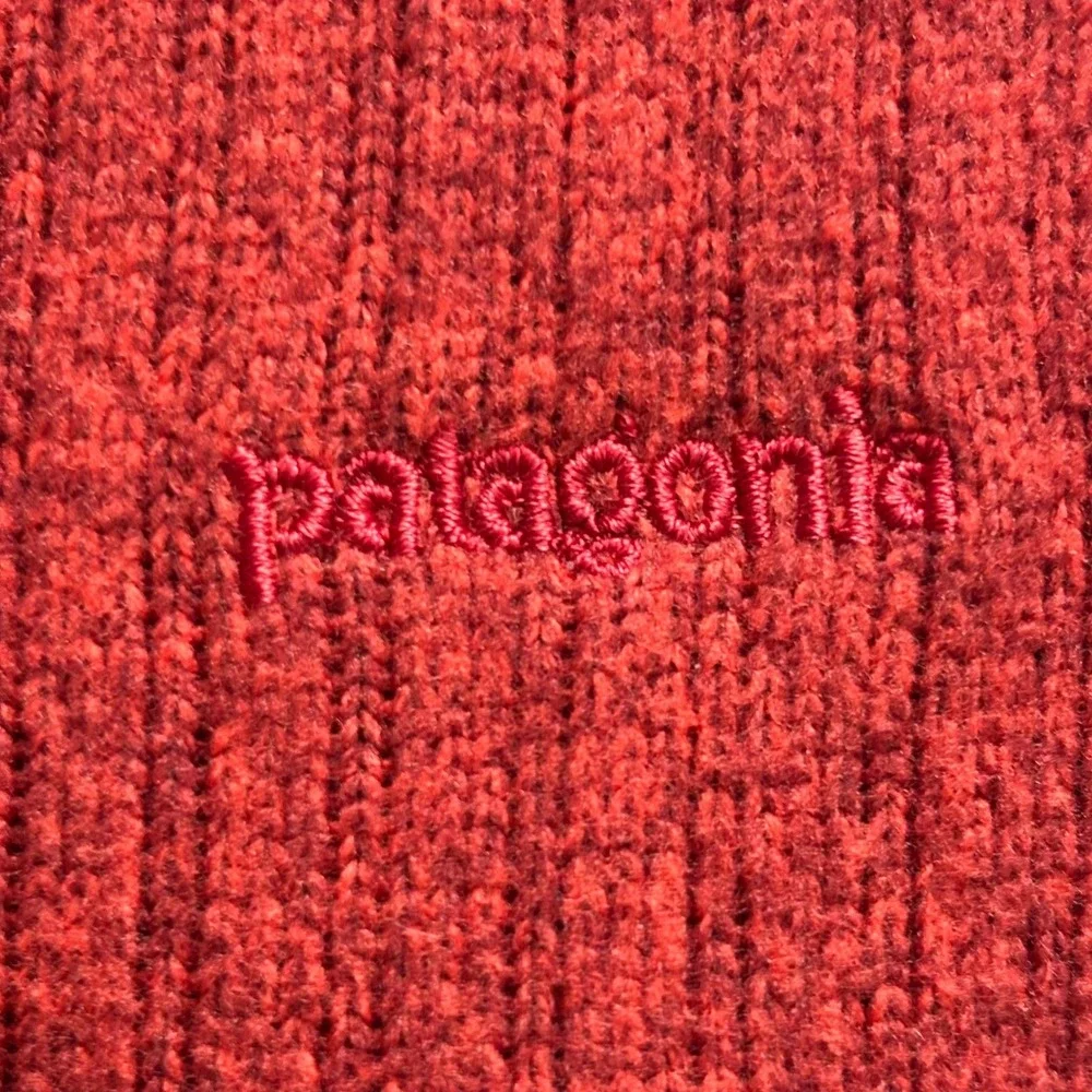 Patagonia‎ Women's Ribbed Knit Cables Full Zip Jacket in Cochineal Red Medium